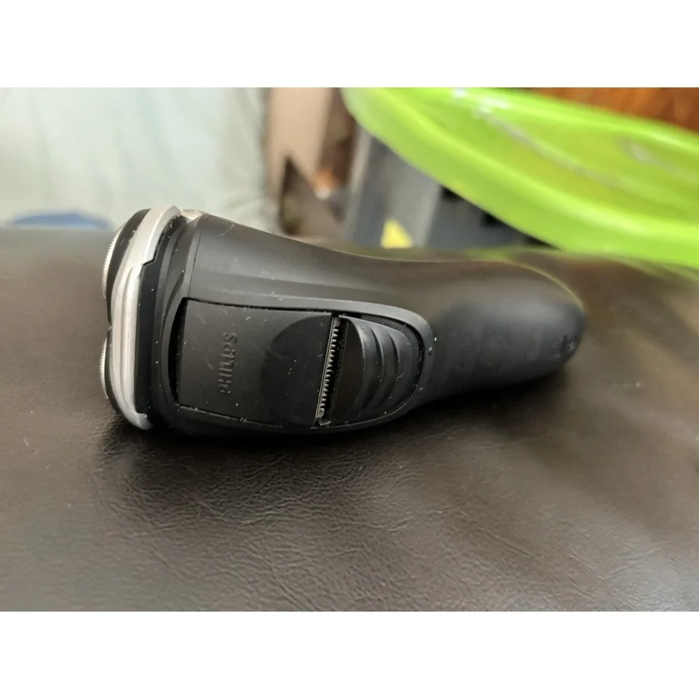 Philips Norelco Shaver 4500 AquaTec Model AT30 Working Without Charger